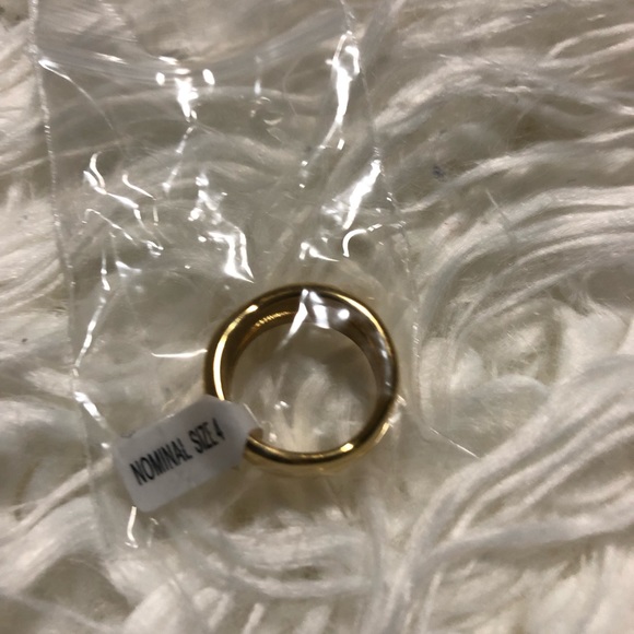 NWT 18K Gold Dipped Ring Size 3.5 or 4 Sensitive Skin Friendly Hypoallergenic - Picture 2 of 4